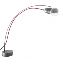 Stolní lampa Ilde (Dab), design David Abad, matný chrom, textilní kabel, 100 W, v. 50 cm, hl. 70 cm, cena 6 241 Kč (bez DPH), BLOMUS