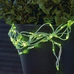 Dekorací Jason (LED, 3,8 m) můžete ovinout třeba květináč, cena 790 Kč (BON JOUR ILLUMINATION)