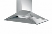 U komínového odsavače Aeris Q4S I (CATA) si lze vybrat mezi odtahovým a recirkulačním režimem (s přikoupením uhlíkových filtrů). Nerezový výrobek má lapače tuku (není potřeba tukové filtry), tři rychlosti plus stupeň turbo, hlučnost od 35  do 53 dB, výkon 1 210 metrů krychlových za hodinu, cena 19 090 Kč, ČEKO ELEKTRO