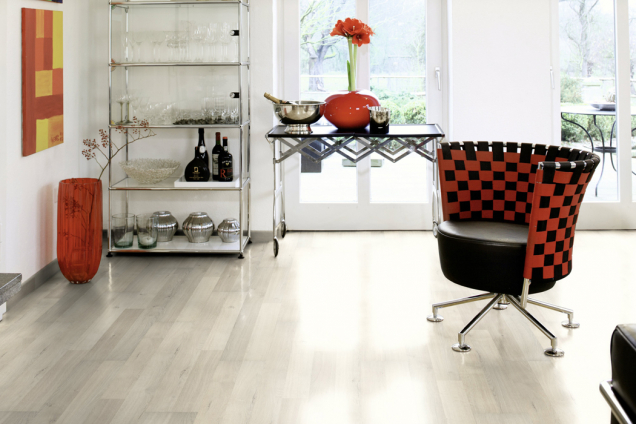 Aqua-Stop laminát Wineo 500 medium, dekor White desire (Zdroj: KPP)