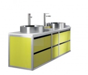 Umyvadlová sestava od firmy Porcelanosa, skříňka Arco pistacho, rozměr 150 x 54 x 48 cm, cena 73 000 Kč, deska Blanco Polar, cena 21 627 Kč, nerez umyvadlo Cercle, průměr 42 cm, cena 15 528 Kč, baterie Pal, cena 10 241 Kč, BATHMEN
