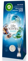 Air Wick Life Scents – Tyrkysová laguna Obklopte se nedotčenou krásou tyrkysových zálivů zaplavenou vůní sluncem vysušeného dřeva, slaného moře a teplého vánku. Vůně je dostupná v provedení automatického spreje Freshmatic a vonných tyčinek. Automatický rozprašovač vůně (209 Kč), náplň do automatického rozprašovače (159,90 Kč), náplň do elektrického osvěžovače (104,90 Kč), vonné tyčinky (149,90 Kč).