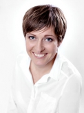 Autorka Monika Kořínková je spolumajitelkou rodinné developerské firmy a poradkyně v oblasti bydlení. Kontakt: Bydlenivkostce.cz
