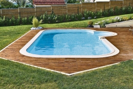Paluba z tropického dřeva je příjemná pro nohy a krásně se vyhřeje (WATERAIR)