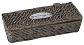 V jejich stylu: Proutěný box Storage s víkem a koženkovými pásky, 27,5 x 6 x 12 cm, www.bellarose.cz