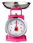 Kuchyňská váha v retrodesignu, kapacita 3 kg, výška 19 cm, cena 812 Kč, www.bellarose.cz