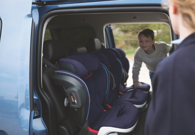 Modré potahy autosedaček BeSafe iZi Flex i-Size Blue Legacy jsou vyráběny z recyklovaných plastových lahví vylovených z oceánů (Zdroj: Babypoint)