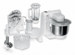 Poctivá práce všeho druhu: MUM7400 Concept Solitaire z produkce firmy Bosch je typický Němec: pracovitý, výkonný, všestranný, silný a asi bychom našli i další superlativy. Má nerezové tělo, elektronický časovač, nerezový mixér (objem 1,5 l) a optimálně přizpůsobuje počet otáček správnému pohonu pro veškeré příslušenství. Příjemné je i velmi jednoduché čištění a maximální bezpečnost (pojistka proti přetížení a nechtěnému zapnutí, bajonetový uzávěr pro veškeré příslušenství či mixér odolný proti lomu). Díky přísavným nožičkám je vysoce stabilní a jeho plochá konstrukce nezabere v kuchyni příliš místa. Za tichý spotřebič zaplatíte asi 35 000 Kč. Kontakt: www.bosch-spotrebice.cz, k dostání v síti maloobchodů