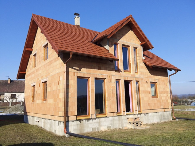 3. cena – tlaková myčka PW 146 C: Michal Oleksulyn a Kristýna Boudová – stavba domu svépomocí