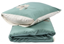 Ložní povlečení (F &amp; F home), přikrývka 140 x 200 cm, polštář 70 x 90 cm, cena 859 Kč, www.ffmoda.com