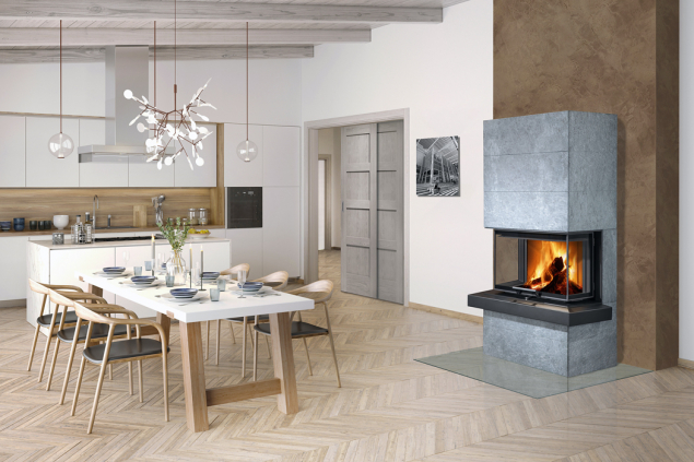Minimalistický designový akumulační krb Romotop CARA CS 03 vytváří nový trend ve vytápění. Nabízí možnost montáže akumulačních prvků nad topeništěm, dlouhodobé sálání tepla, vhodný i pro nízkoenergetické domy (ROMOTOP)
