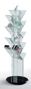 Stojan CD 200 (design Tulczinsky, Reflex) vyrobený z tvrzeného skla, rozměr 50 x 50 x 170 cm, cena 98 960 Kč, ABITARE
