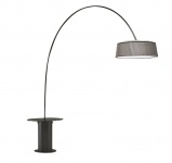 Stojací lampa Kometa, kov/látka, průměr stínítka 65 cm, výška svítidla 237 cm, cena 29 839 Kč