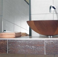 Krokodýlí kůže nebo kůra stromů? Série Comparision (KERAMIKA HOB), listela 33 x12,4 cm, cena 237 Kč/ks, MK CENTRUM ČESKÉ KERAMIKY