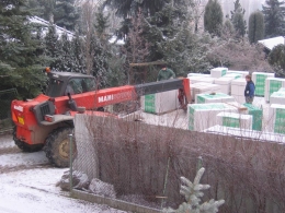 Z přístupu německé firmy, jež dodala zdící materiál, byl Jenda opravdu nadšený