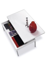 Rozkládací stoleček Tray Up (Calligaris), 110 x 60 x v. 38 a 50 cm, chromovaný kov, odkládací desky, lesklá červená, bílá a černá, cena 13 200 Kč, CORRECT INTERIOR