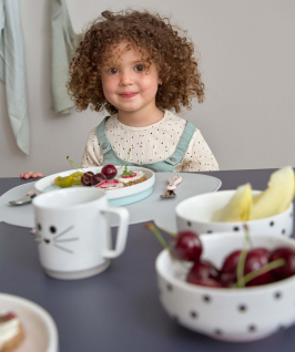 Porcelánové jídelní sady Lässig jsou pokresleny buď zahradními motivy v kolekci Garden Explorer nebo zvířátky v kolekci Little Chums. (Zdroj: Babypoint)