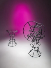 Sedátka Walnuts stool z kolekce Icons, 2010 
