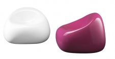 Gumball (Plust), design Alberto Brogliato, plast s nástřikem, cena od 7 920 Kč, PLUST