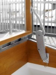 Výkonné elektromotory na výrobcích firmy SOLARA zajistí i ovládání těžkého poklopu