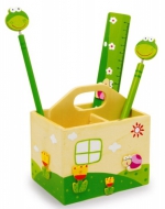 Dřevěný stojánek na tužky s příslušenstvím, 15 x 8 x 10 cm, cena 157 Kč, www.mytoy.cz