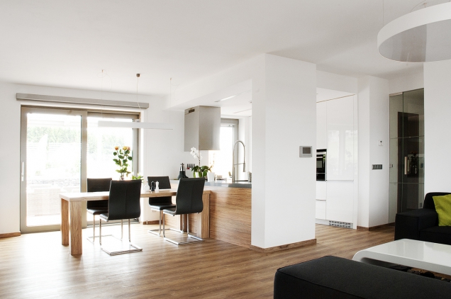 Rovněž interiéry, které navrhuje projektový ateliér Thermo plus, se vyznačují moderním designem, individualitou a nevtíravou elegancí.
