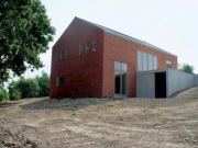 Jerry se podílí na projektu domu společně se svým otcem - Ing. arch. Kozou (Kostelec nad Orlicí)