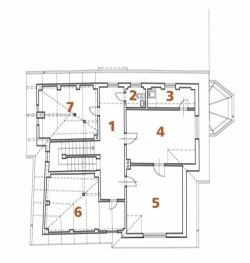 PODKROVÍ: 1 chodba, 2  WC, 3 kuchyňka, 4 pokoj, 5 pokoj, 6 a 7 půda