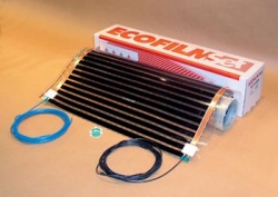 Novinkou pro svépomocnou instalaci pod laminátové a dřevěné podlahy je ECOFILM Set. Elektrická topná fólie má šířku 60 cm, plošný příkon 60 nebo 80 W/metr čtvereční a délku od 2 do 10 m (1 002-3 674 Kč bez DPH, Fenix Jeseník)