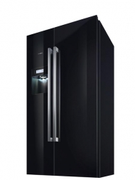 Nápojovým centrem s výrobníkem ledu a ledové tříště jsou vybavené americké typy chladničky KAD 62S50 a KA62DP90 (BOSCH), BSH – DOMÁCÍ SPOTŘEBIČE