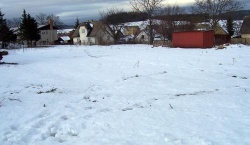 Pozemek koupili od obce v Šumavských Hošticích