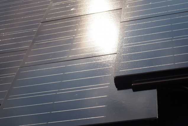 TERRAN Generon, betonová střešní krytina s integrovanými fotovoltaickými panely (Zdroj: Mediterran CZ)