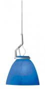 Podle zabarvení kuchyně lze vybrat nad ostrůvek bez odsavače barevnou lampu. Závěsná svítidla GlassGlass jsou z foukaného skla, hladkých nebo klasických forem v různých barvách. Cena od 13 616 Kč, A. M. O. S. DESIGN