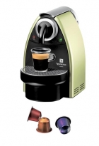 Kávovar Nespresso Essenza C90, 19 barů, dávkování v kapslích, vyhození kapslí po zvednutí páky, sběrná nádoba na použité kapsle, topení systém termoblok, cena 4 499 Kč, NESPRESSO BOUTIQUE