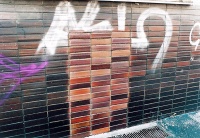 Možnost odstranění graffiti z keramického obkladu a jeho vyčištění od atmosférických nečistot chemickou cestou (BIOTEC)