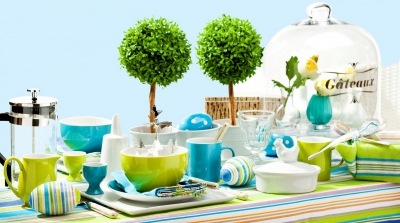Porcelánová velikonoční vajíčka s různými motivy si můžete zakoupit za cenu 80 Kč/ks na www.dekorace-aligator.cz