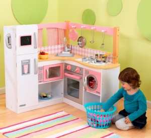 Dětská kuchyňka Grand Gourmet Corner (KidKraft) z masivního dřeva, výška 90 cm, délka stran 91 cm, cena 6 999 Kč, www.kid-kraft.cz