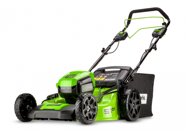 AKU rotační sekačka Greenworks GD60 LM 51 SP 60 V s ocelovým šasi, pojezdem a záběrem 51 cm přináší komfort a výkon benzinových strojů ve spojení s čistou a ECO friendly energií