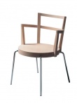 Dalším výrobkem s titulem Vynikající design 2006 jsou klasická i barová židle Roton. Na výběr máte opět několik druhů dřeva. Cena začíná na částce 3 445 Kč, TON