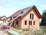 Za pokrývačské práce zaplatil Pája 40 000 Kč