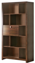 Knihovna Indigo je vyrobena z MDF a DTD s dekorem dubu, 103,2 x 198 x 44 cm, vyrábí Forte, www.okay.cz