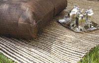 Koberec Jardin (Naturtex), papírové vlákno, případně papír nebo bavlna lemovaná přírodní kůží, koberec se šije na přání zákazníka, cena podle zadání, HABITAT