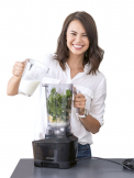 2. Smoothie pro zdraví: výrobce: CONCEPT, cena: 4 999 Kč, www.my-concept.cz CONCEPT SM3050 Fresh&amp;amp;Nutri Smoothie mixér disponuje příkonem 1500 W a neuvěřitelnou rychlostí a sílou – až 33 000 ot./min. Můžete volit ze šesti programů, čtyři jsou určeny hlavně pro přípravu RAW pokrmů: smoothie, zelenina, polévka a ořechy. Program zmrzlina umožní přípravu poctivé domácí zmrzliny bez éček, program pulse využijete pro nasekání ledové tříště třeba do mojita.
