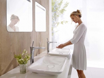 K umyvadlu DURAVIT je určena páková baterie z řady PuraVida, cena 17 892 Kč, HANSGROHE.