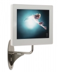 Koupelnová LCD televize Mirror image z kolekce Twister Line (Ad Notam), obrazovka 17“, rozměry 43,7 x 39,2 x 4 cm, IPX5, ukotvení na stěnu či desku stolu, cena cca 20 000 Kč, AD NOTAM.