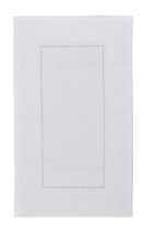 Koupelnová předložka z luxusní kolekce Premium řady Crystal Collection, 50 % bavlny a 50 % viskózy, 60 x 100 cm, cena 2 800 Kč, www.alamaison.cz.