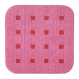 Koupelnová předložka Gubbskär (design Emma Jones), 57 x 57 cm, 100% polypropylen, 6 barevných provedení, cena 69 Kč, www.ikea.cz.