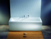 Akrylátová vana Living (LAUFEN), rozměry 170 x 75 cm. Cena vestavné verze 15 818 Kč, s konstrukcí a krycím panelem 25 185 Kč, LAUFEN BATHROOM.