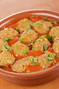 Kjufteta (kebabčata) se zeleninovým džuvečem