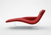Chaise longue Landscape (B & B), design Jeffrey Bernett, 162 x 28/44,5/79 x 85 cm, chrom, cena 77 820 Kč, KONSEPTI